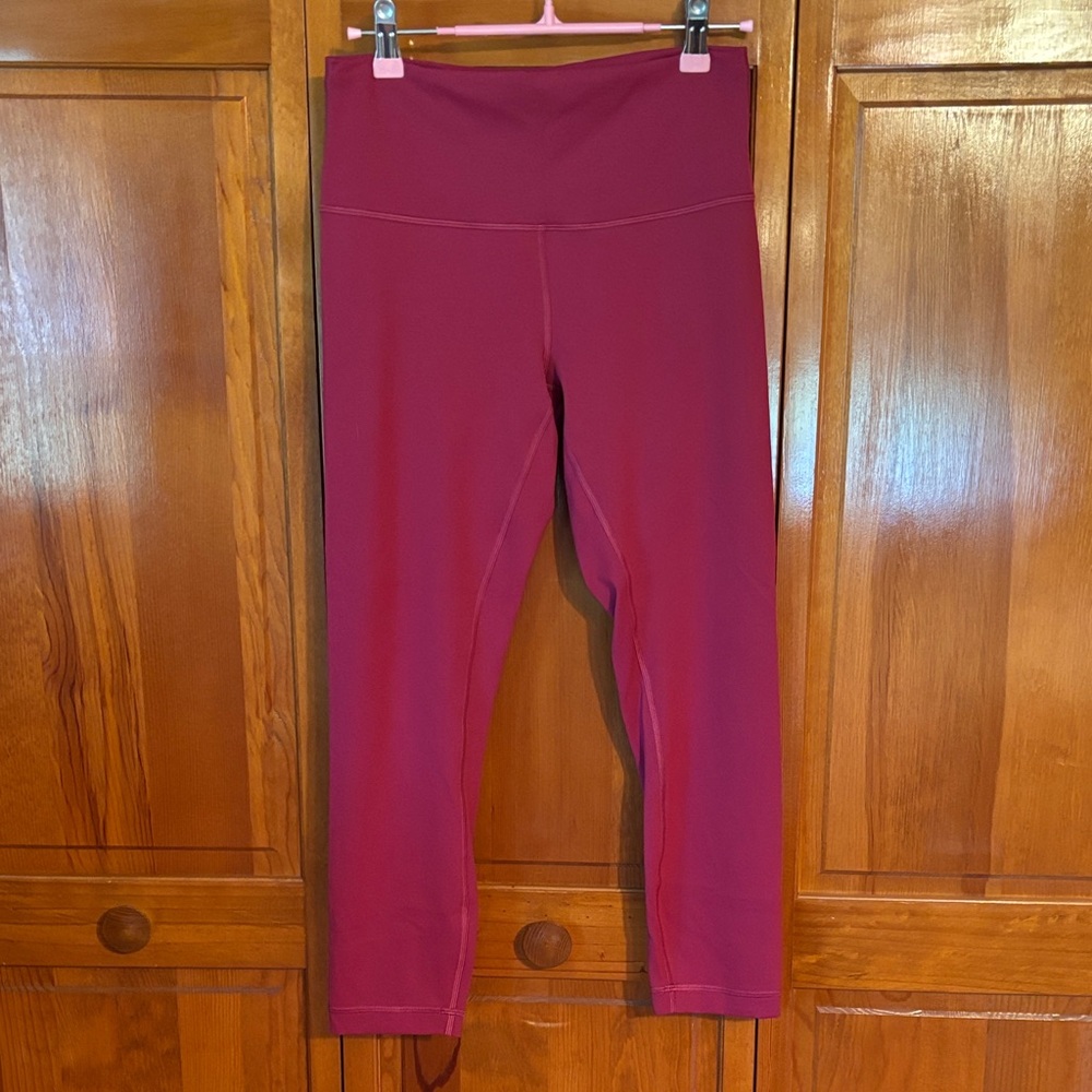 Lululemon wunder train high rise crop 23” in magenta smoke